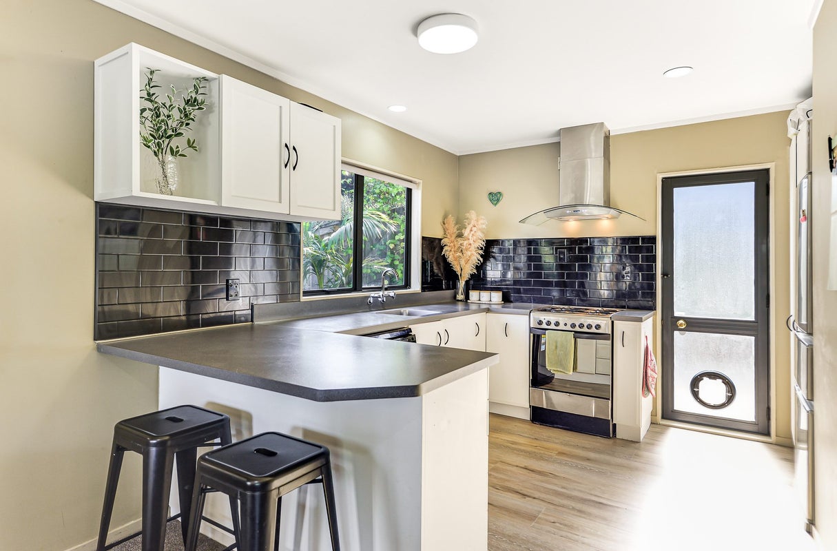 30 Banbury Crescent, Fairfield, Hamilton - Carousel 2