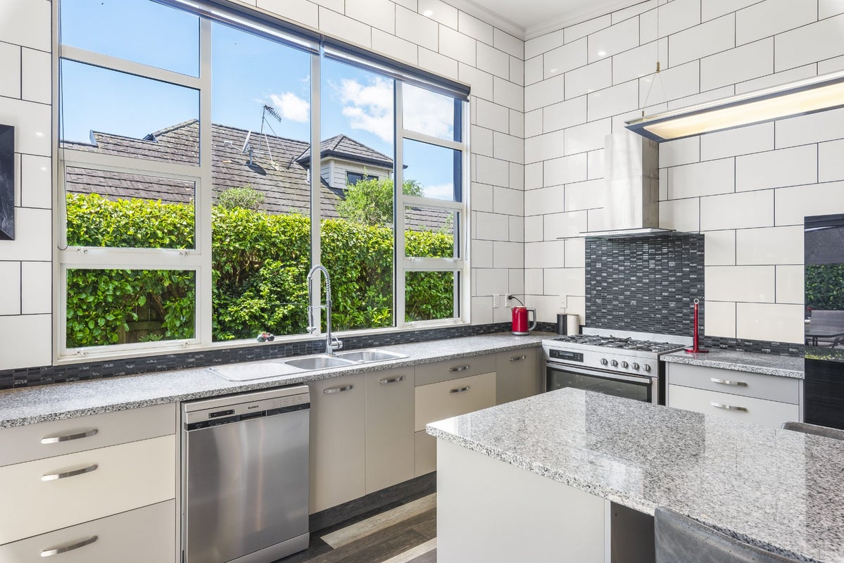 20 Trusham Court, Paraparaumu - Carousel 2
