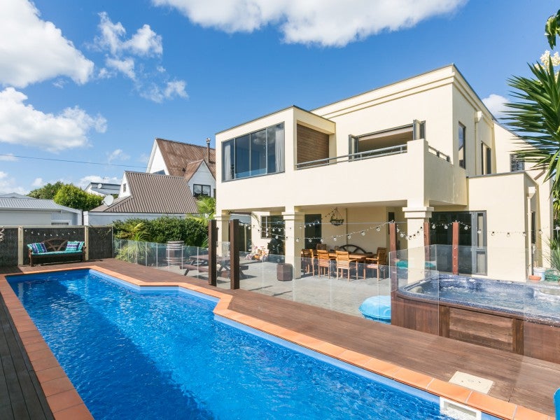 15 Charles Street, Westshore, Napier - Carousel 1
