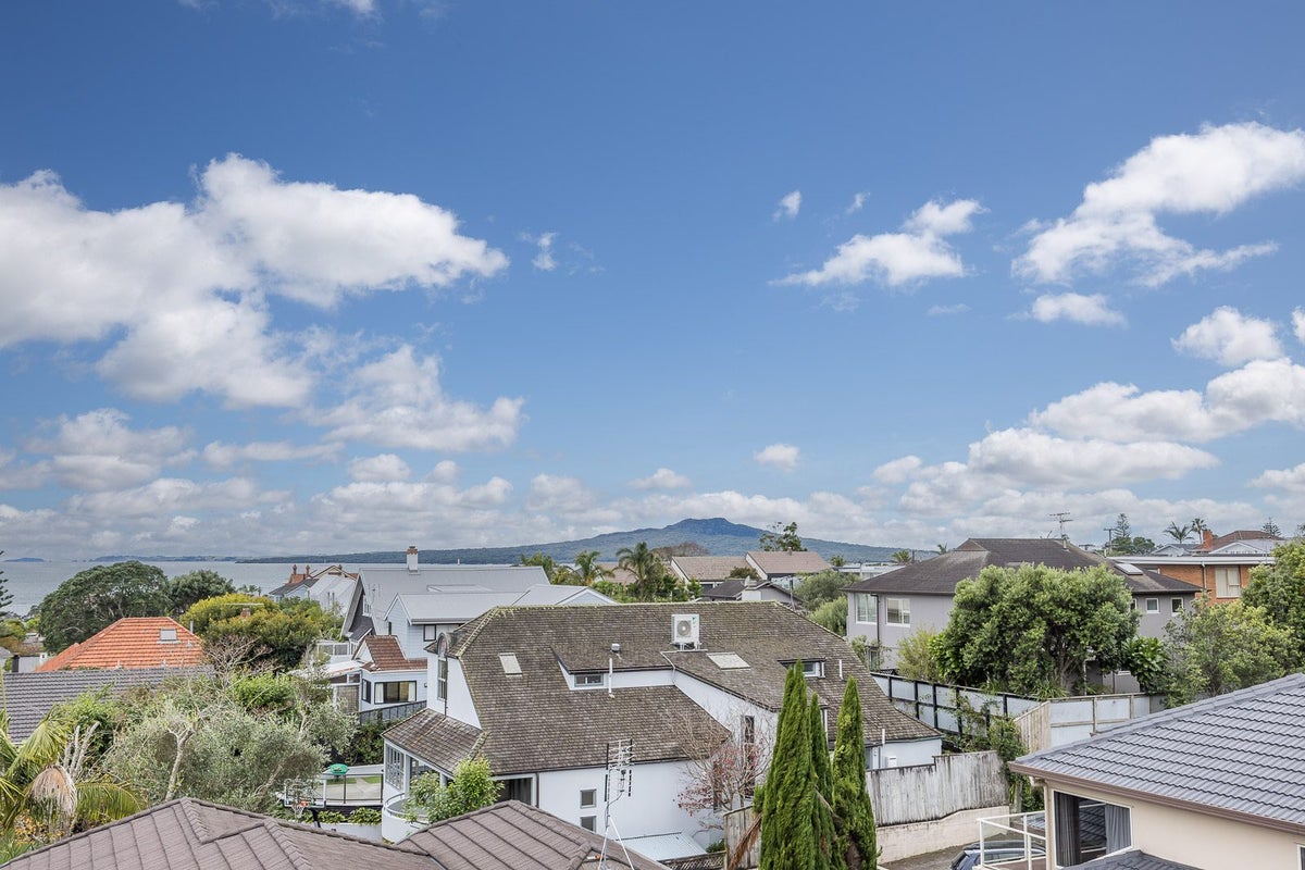 386 Lake Road, Takapuna, Auckland - Carousel 1