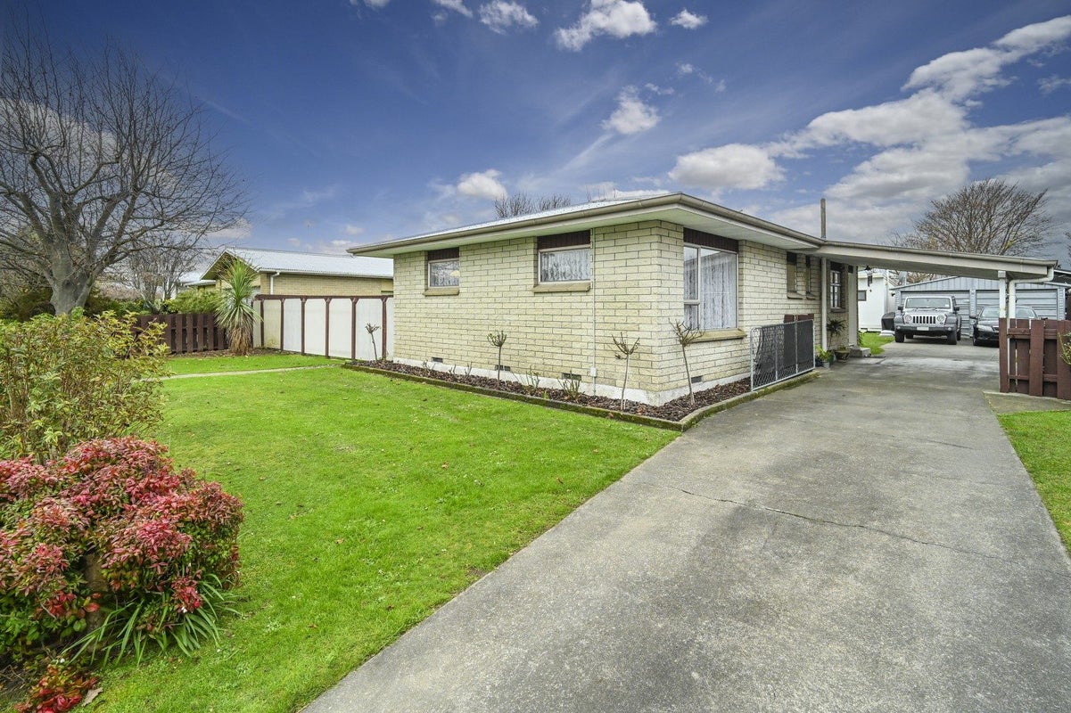 23 Lorne Crescent, Flaxmere, Hastings - Carousel 1