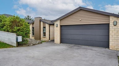 96 Endeavour Drive, Whitby, Porirua - Carousel 1