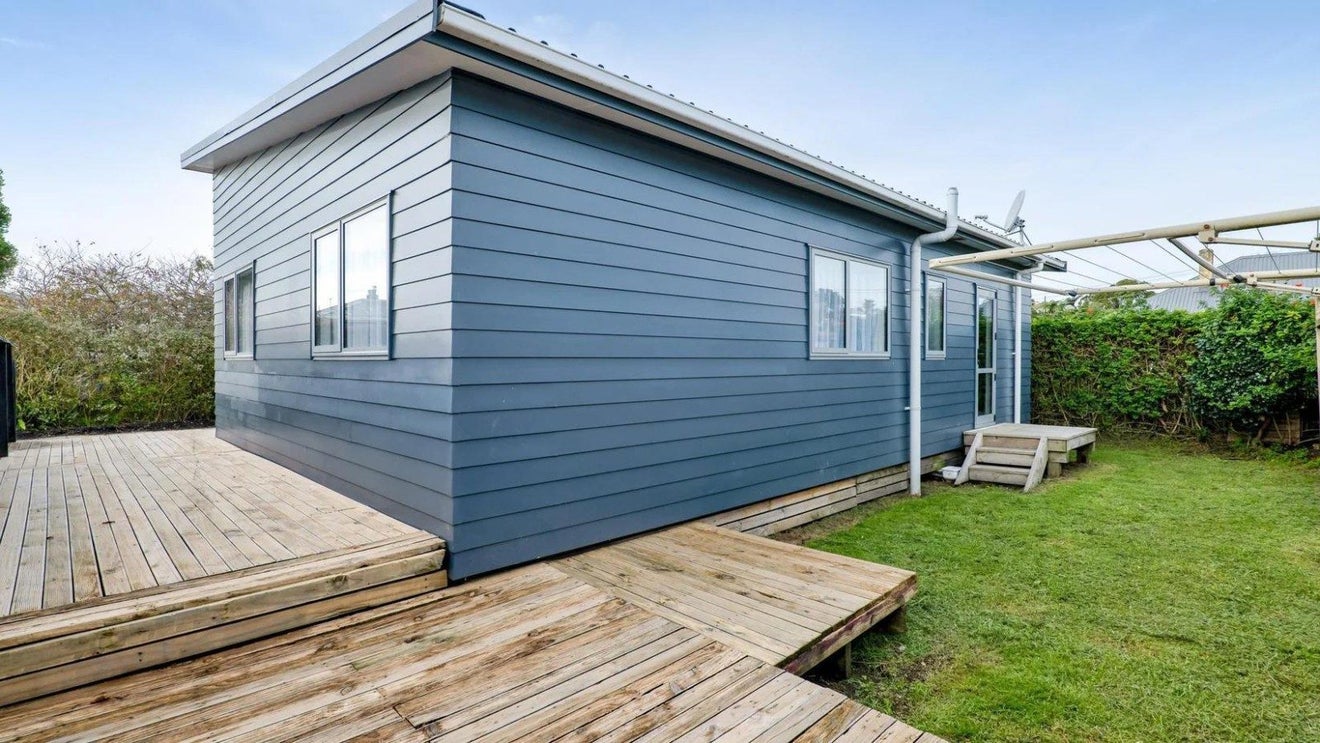 15B Queens Road, Glen Avon, New Plymouth - Carousel 2