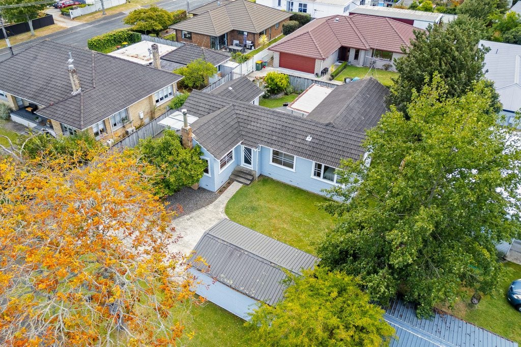 8 Bolmuir Road, Forest Lake, Hamilton - Carousel 1