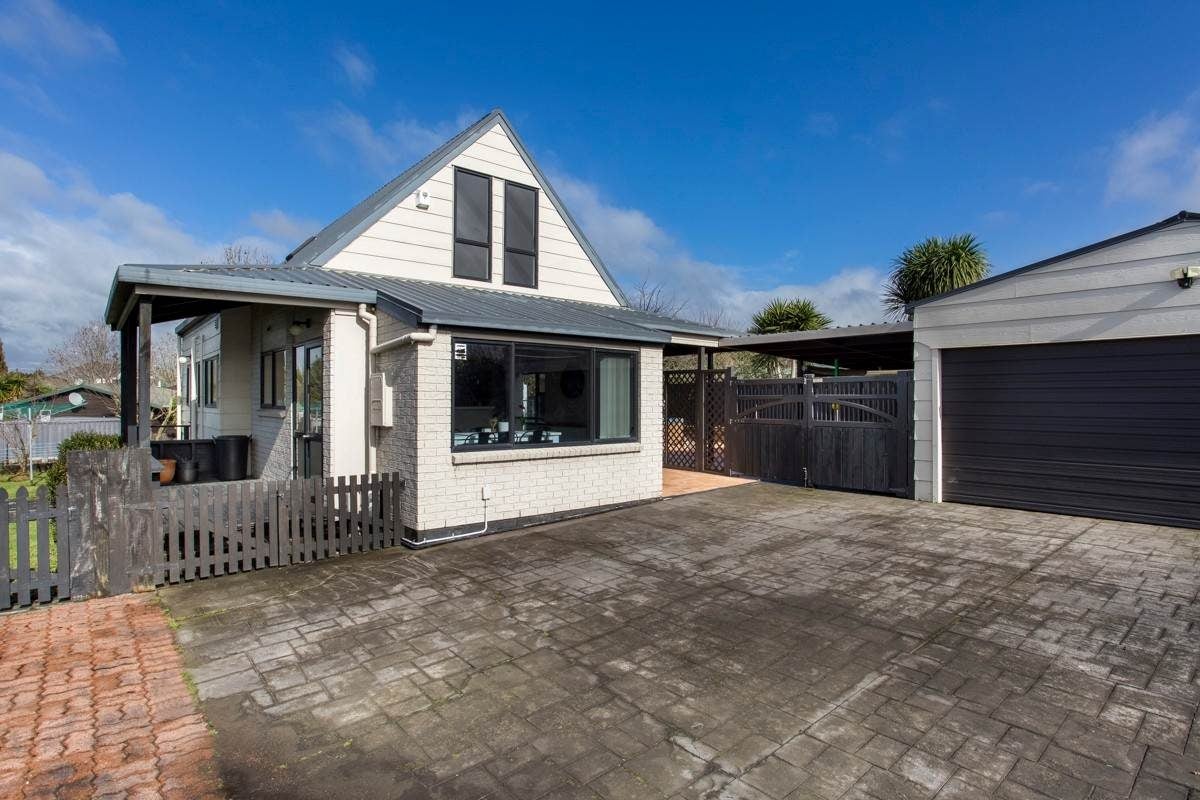 25 Merlot Heights, Huapai, Kumeu - Carousel 1