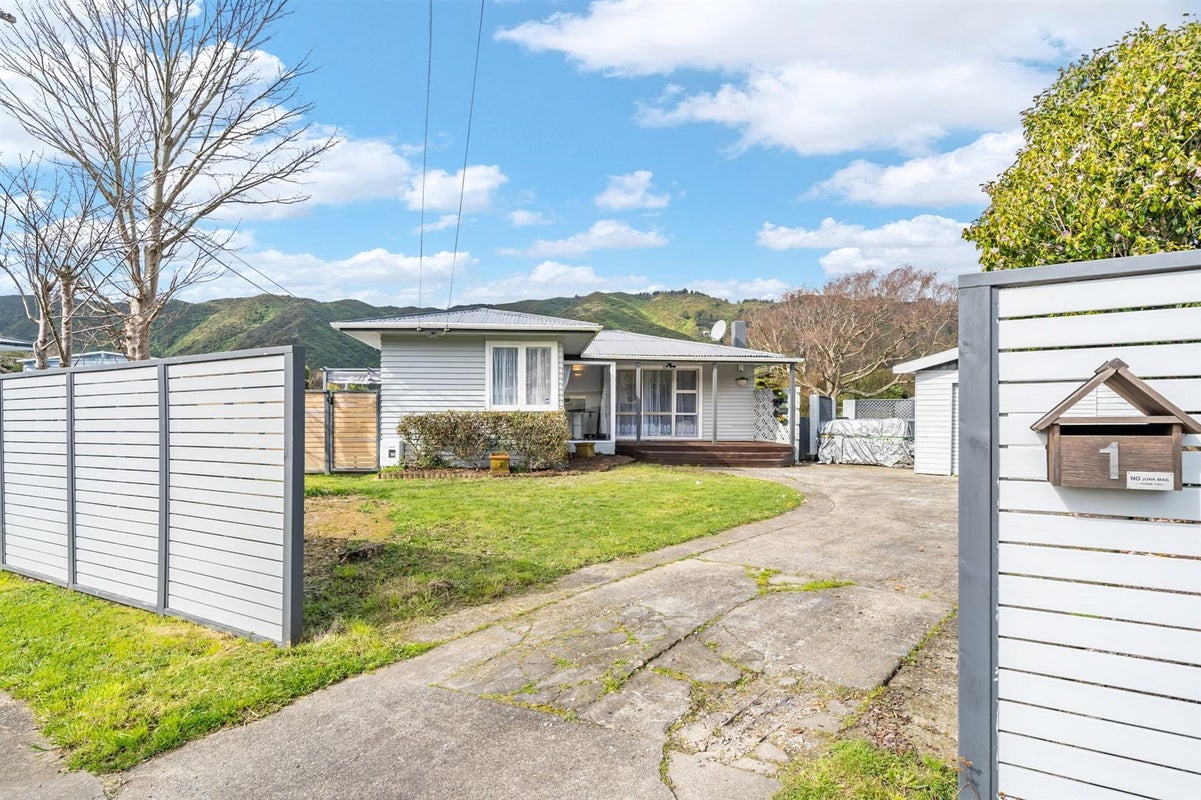 1 Westminster Road, Wainuiomata, Lower Hutt - Carousel 26