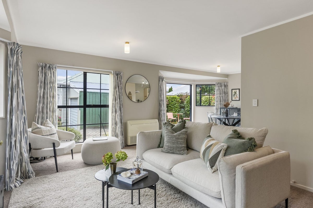 9A Dasent Street, Karori, Wellington - Carousel 2