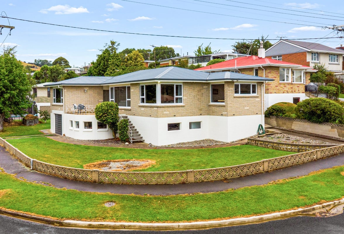 5 Brooklyn Street, Green Island, Dunedin - Carousel 2