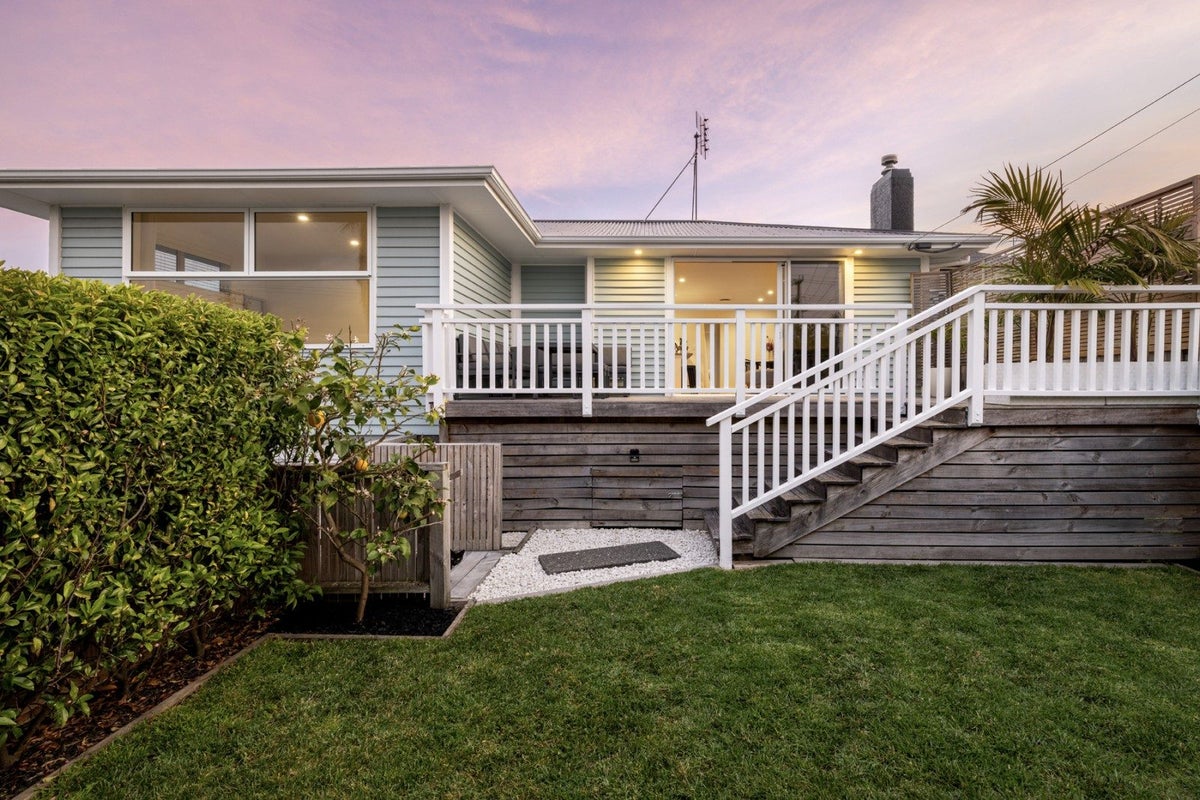 16A Anne Road, Bellevue, Tauranga - Carousel 1