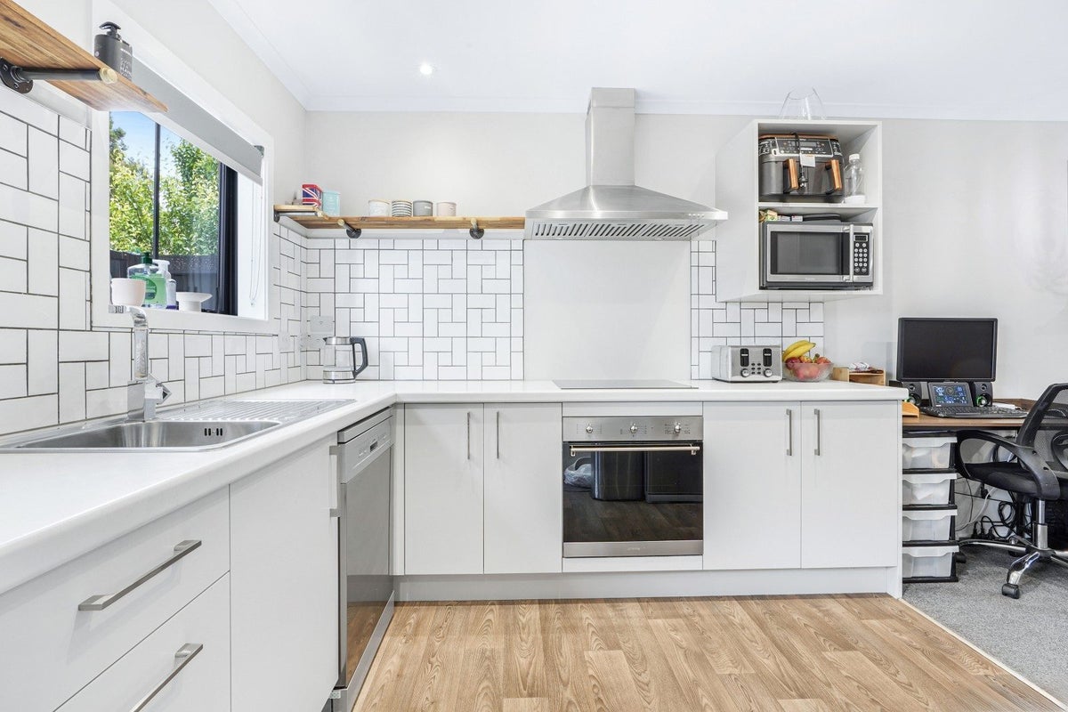 18 Pippa Lane, Chartwell, Hamilton - Carousel 1