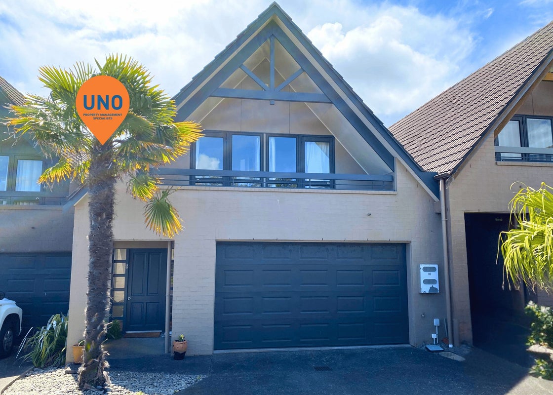 46 Earnslaw Crescent, Clover Park, Auckland - Carousel 1