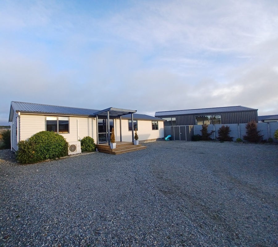 10B Anderson Place, Te Anau, Te Anau - Carousel 2