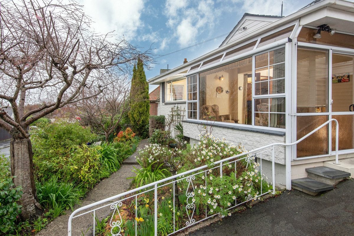 9 Mavis Street, Saint Clair, Dunedin - Carousel 2