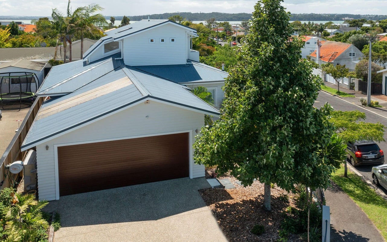11 Sunny Brae Crescent, Westmere, Auckland - Carousel 3