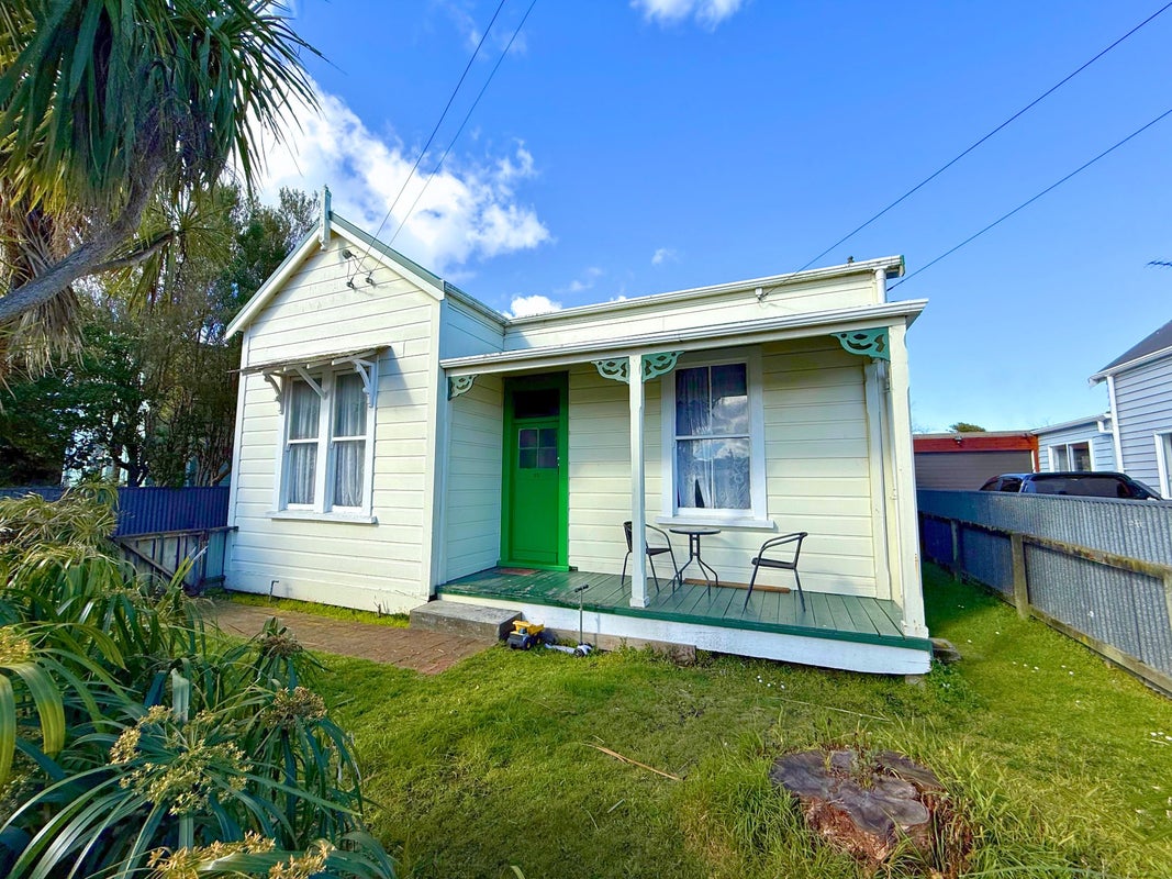 33 Glasgow Street, Whanganui, Whanganui - Carousel 1