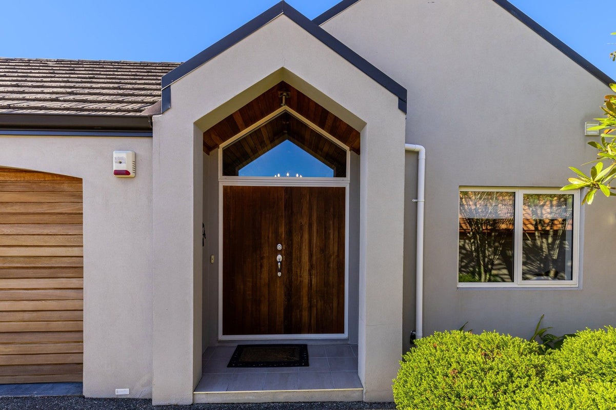 10 Glentui Place, Waikawa, Picton - Carousel 1