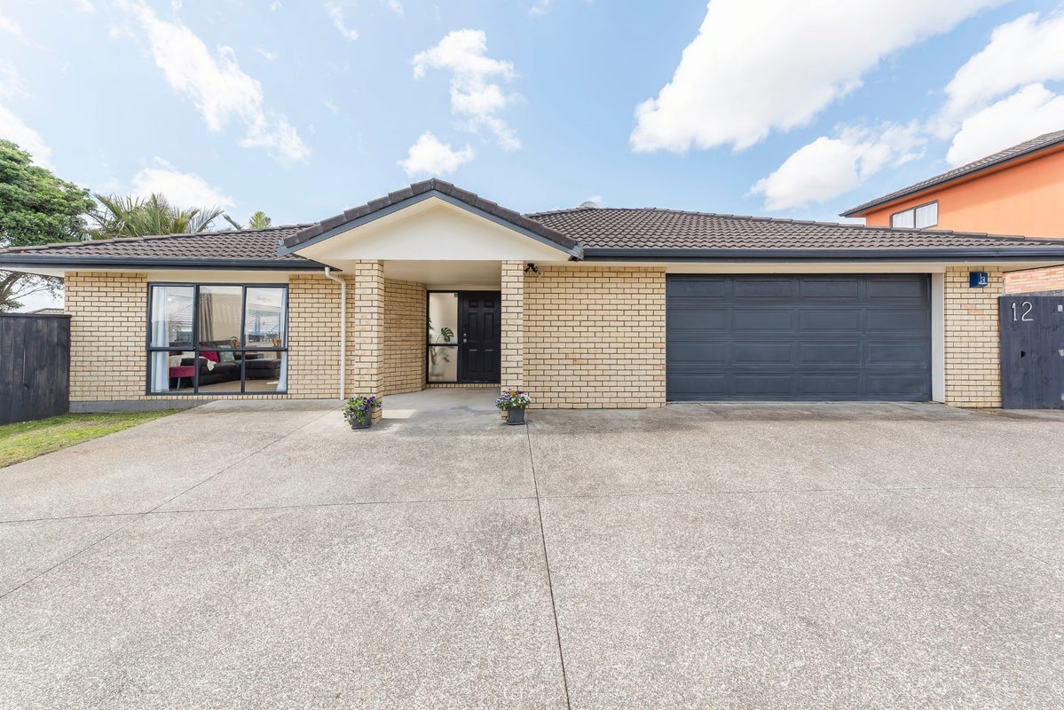 12 Reybert Place, Massey, Auckland - Carousel 2