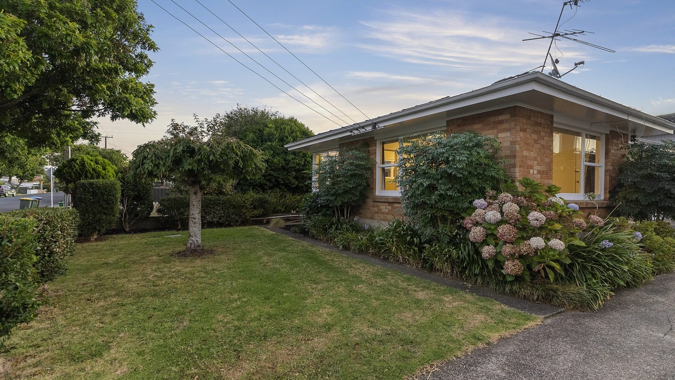 1/156 Selwyn Street, Onehunga, Auckland - Carousel 1