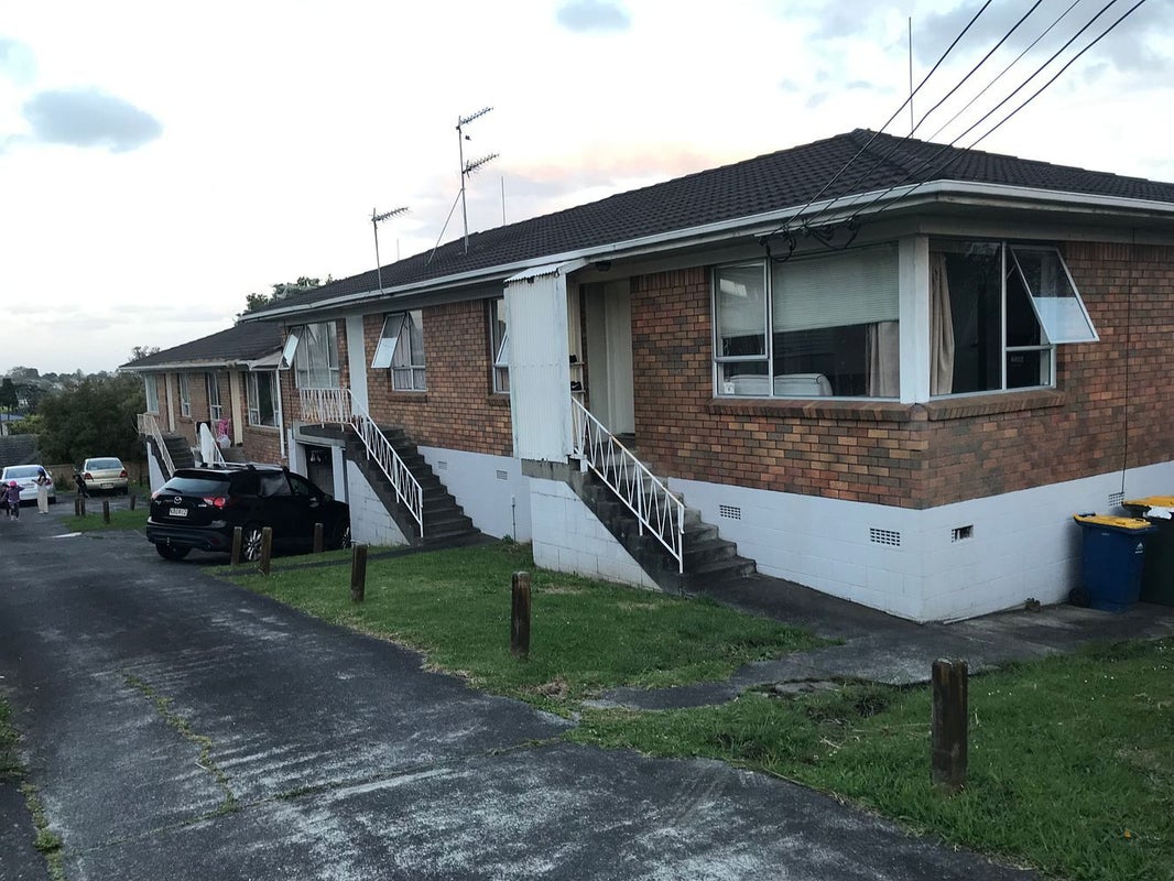 3/178 Chivalry Road, Glenfield, Auckland - Carousel 1