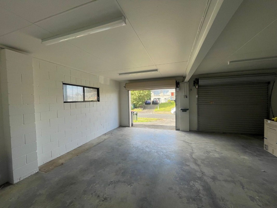5 Binda Place, Botany Downs, Auckland - Carousel 20
