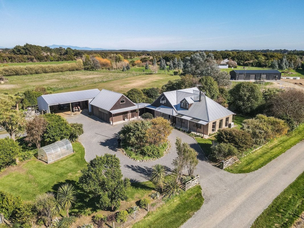 242 Oreti Road, Otatara - Carousel 1