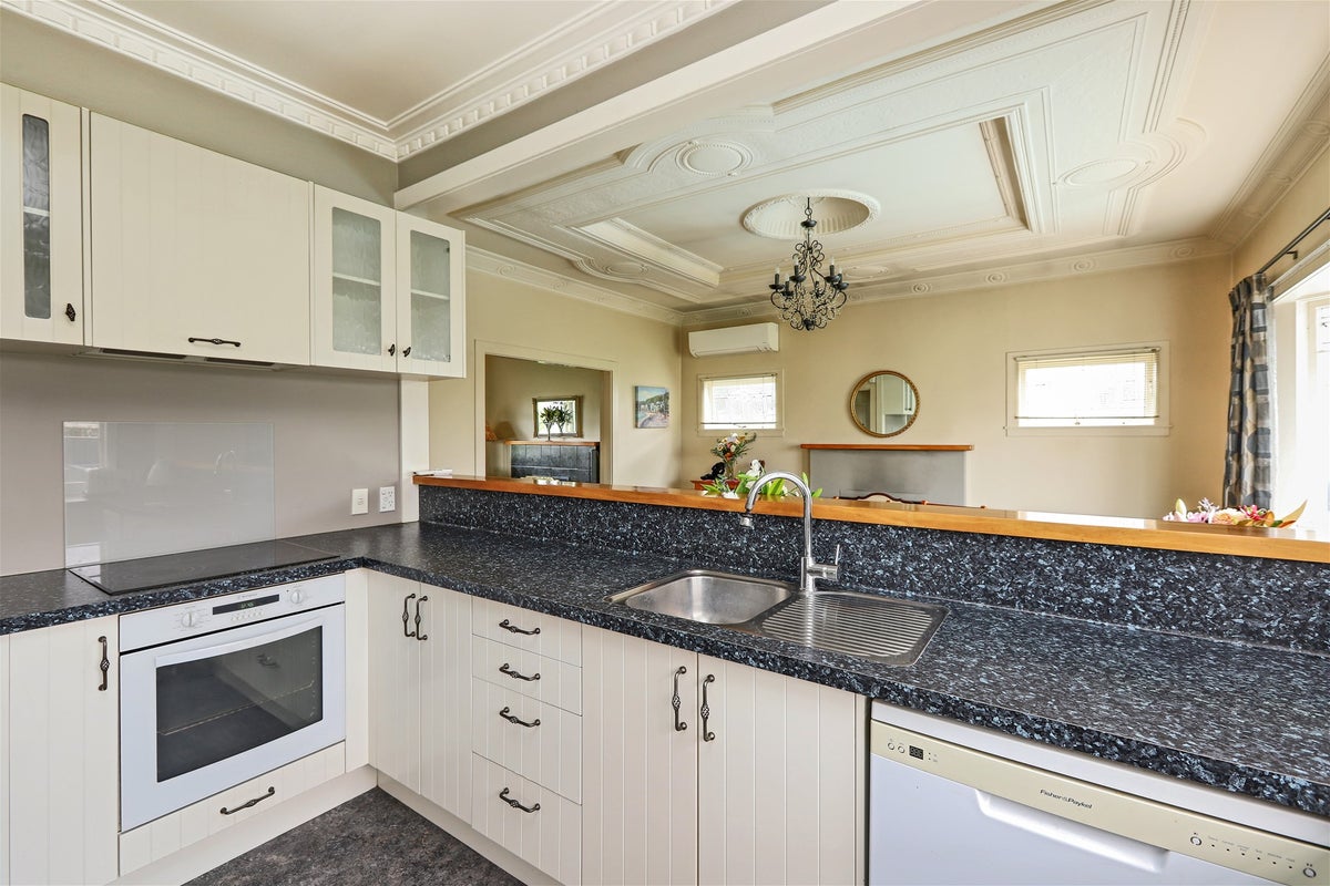 501 Charles Street, Saint Leonards, Hastings - Carousel 2