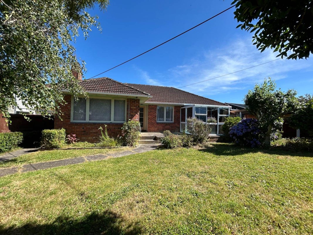 16 Teal Crescent, Beach Haven, Auckland - Carousel 1