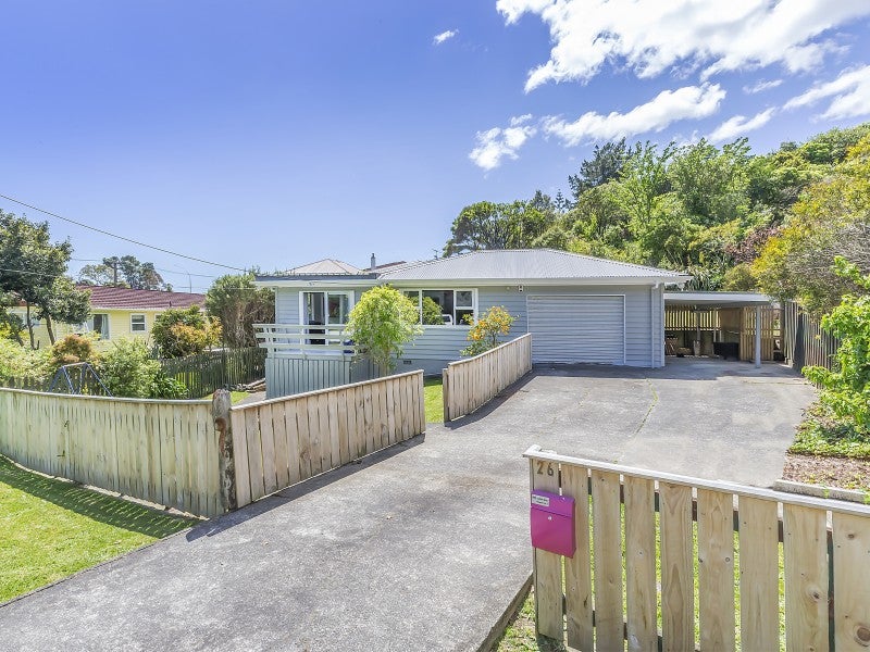 26 Mahoe Street, Tawa, Wellington - Carousel 23