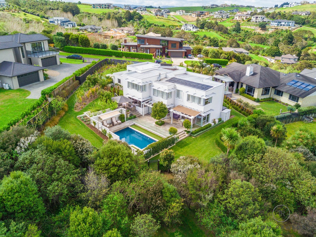 7 Imperial Place, Flat Bush, Auckland - Carousel 1