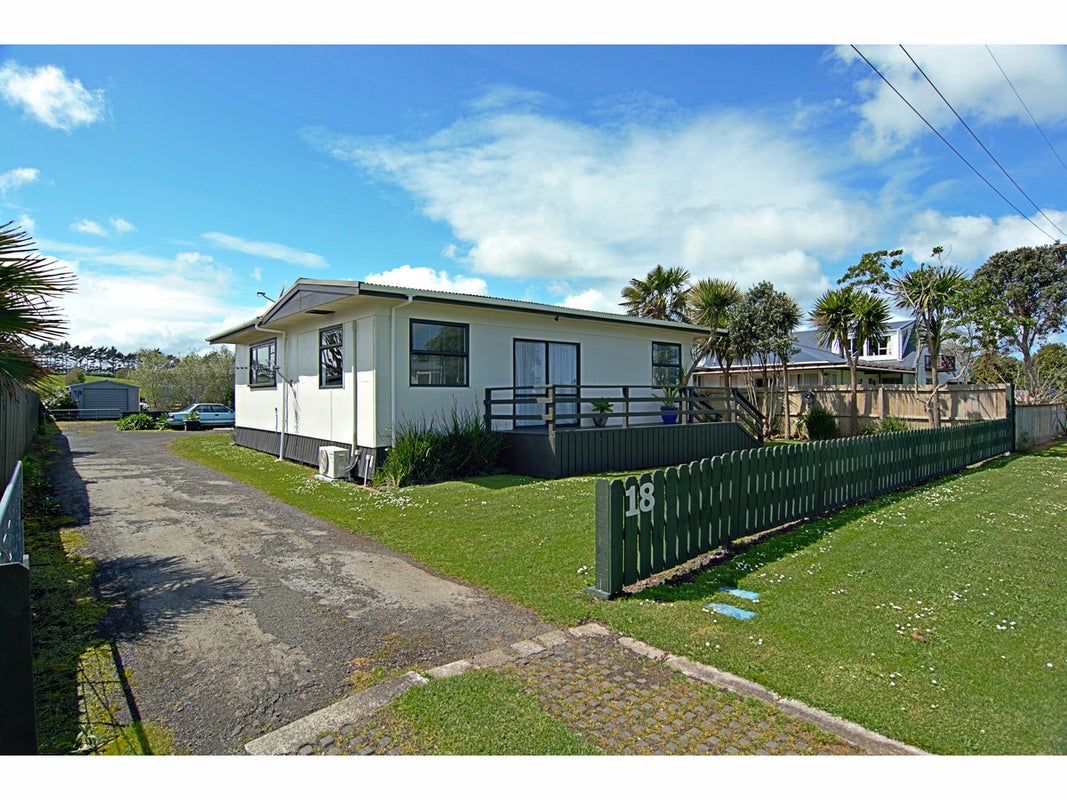 18 Ronald Avenue, Waiuku - Carousel 1