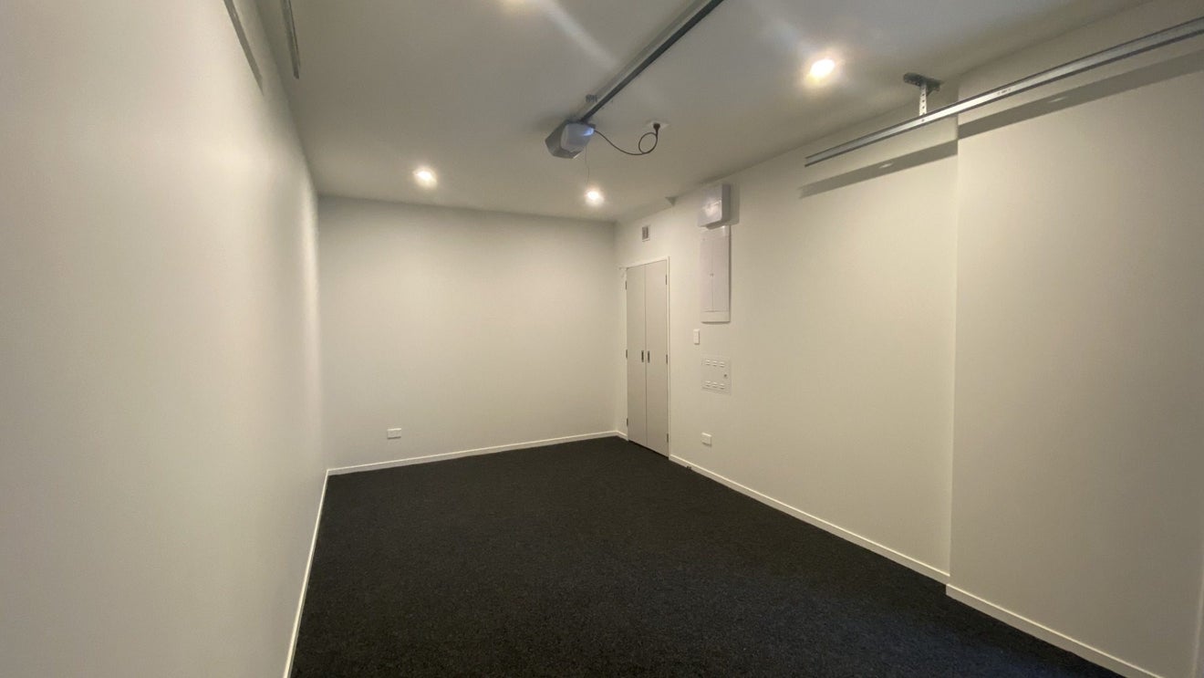6/2 Moor Avenue, Te Atatu Peninsula, Auckland - Carousel 2
