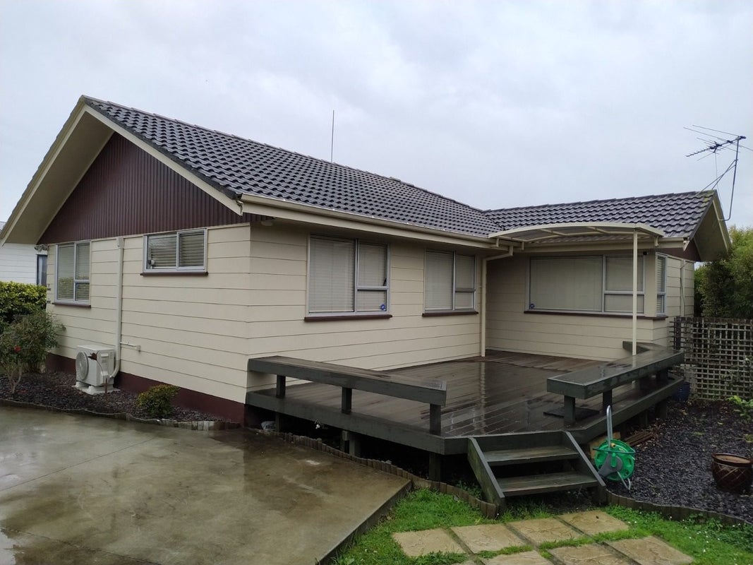 19 Tomintoul Place, Highland Park, Auckland - Carousel 1