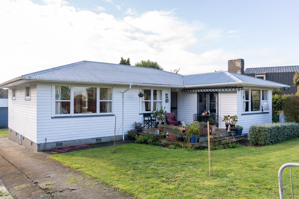 3 Harrison Street West, Featherston, Featherston - Carousel 1