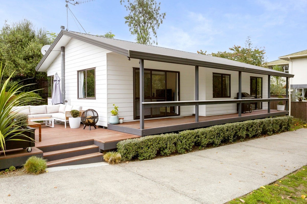 33 Chesham Avenue, Waipahihi, Taupo - Carousel 2