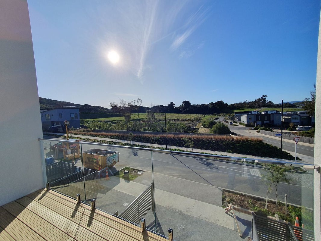 1 Koreke Close, Kenepuru, Porirua - Carousel 23