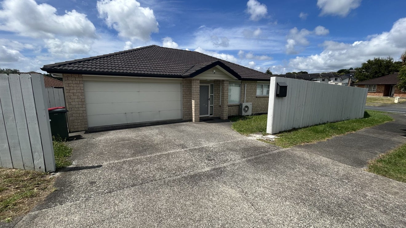 1 Orbit Place, Flat Bush, Auckland - Carousel 2