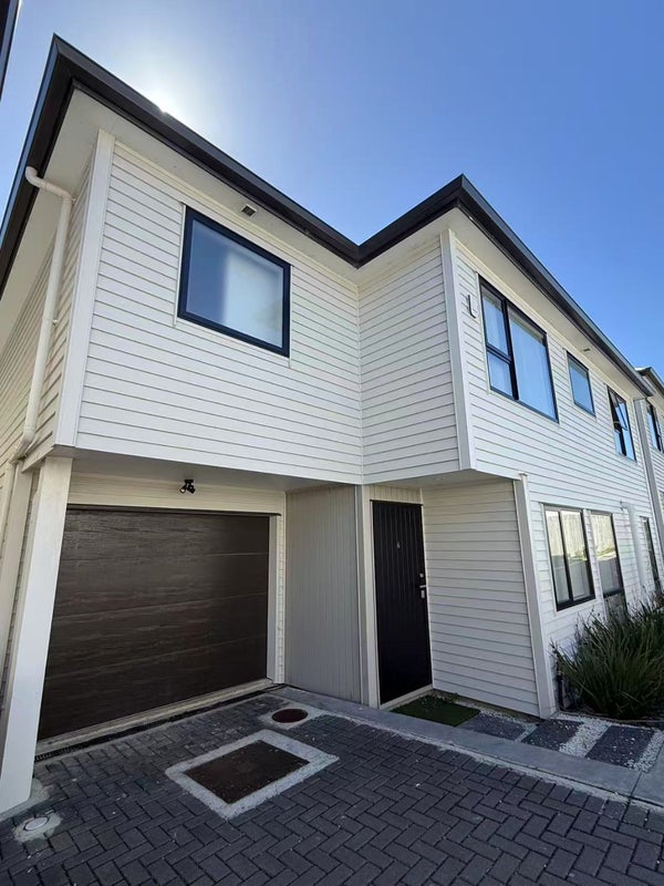 6/31 Frost Road, Mount Roskill, Auckland - Carousel 1
