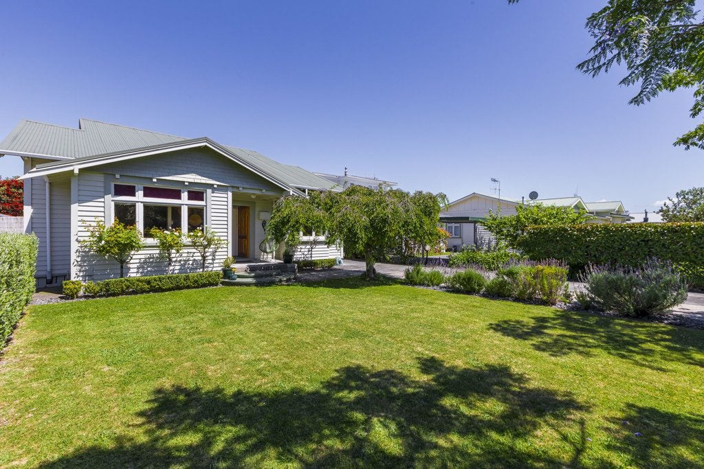 142 Nelson Crescent, Napier South, Napier - Carousel 1
