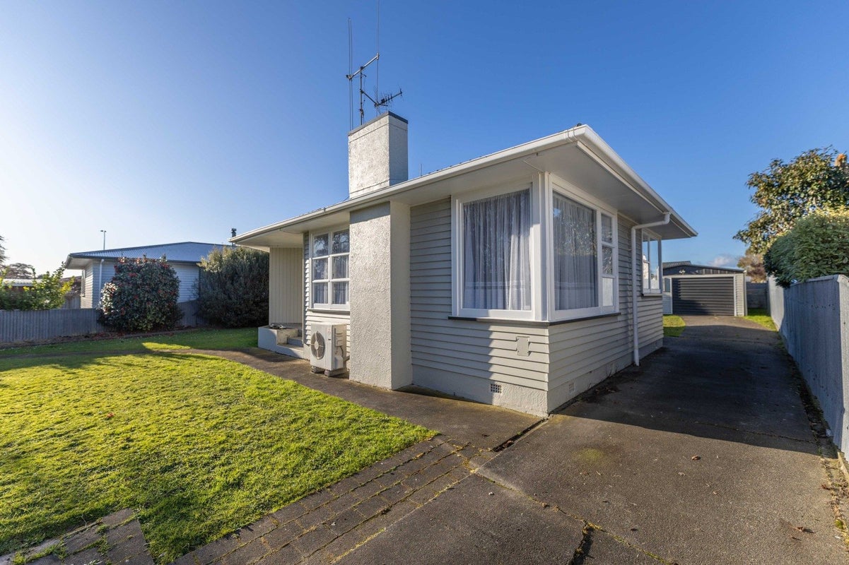 35 Aspiring Avenue, Milson, Palmerston North - Carousel 1