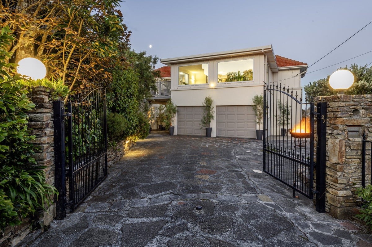 27 Amritsar Street, Khandallah, Wellington - Carousel 2