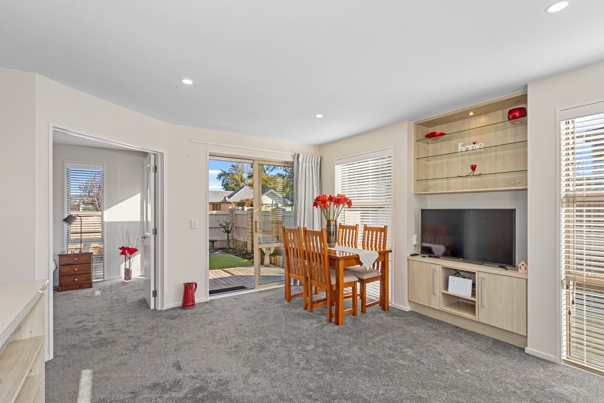 1/44 Sawyers Arms Road, Northcote, Christchurch - Carousel 2