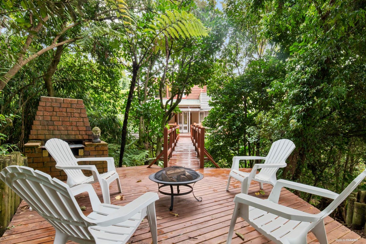 8B Island View Terrace, Cockle Bay, Auckland - Carousel 1
