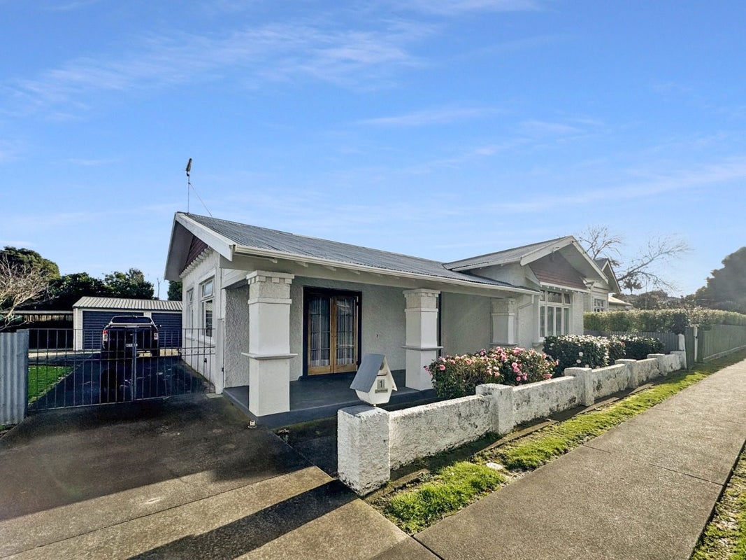 1 Parkes Avenue, Saint Johns Hill, Whanganui - Carousel 2
