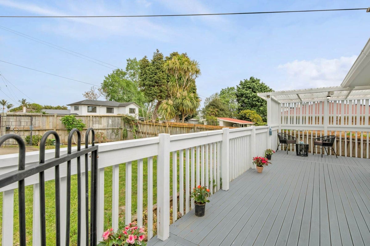 9 Lloyd Avenue, Papatoetoe, Manukau City, Auckland - Carousel 2