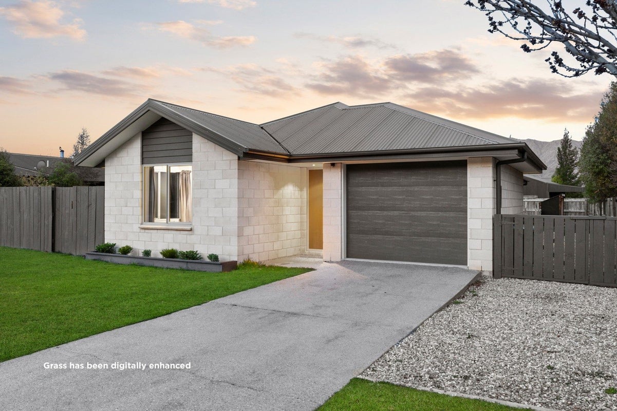 25 Little Maude Drive, Wanaka - Carousel 1