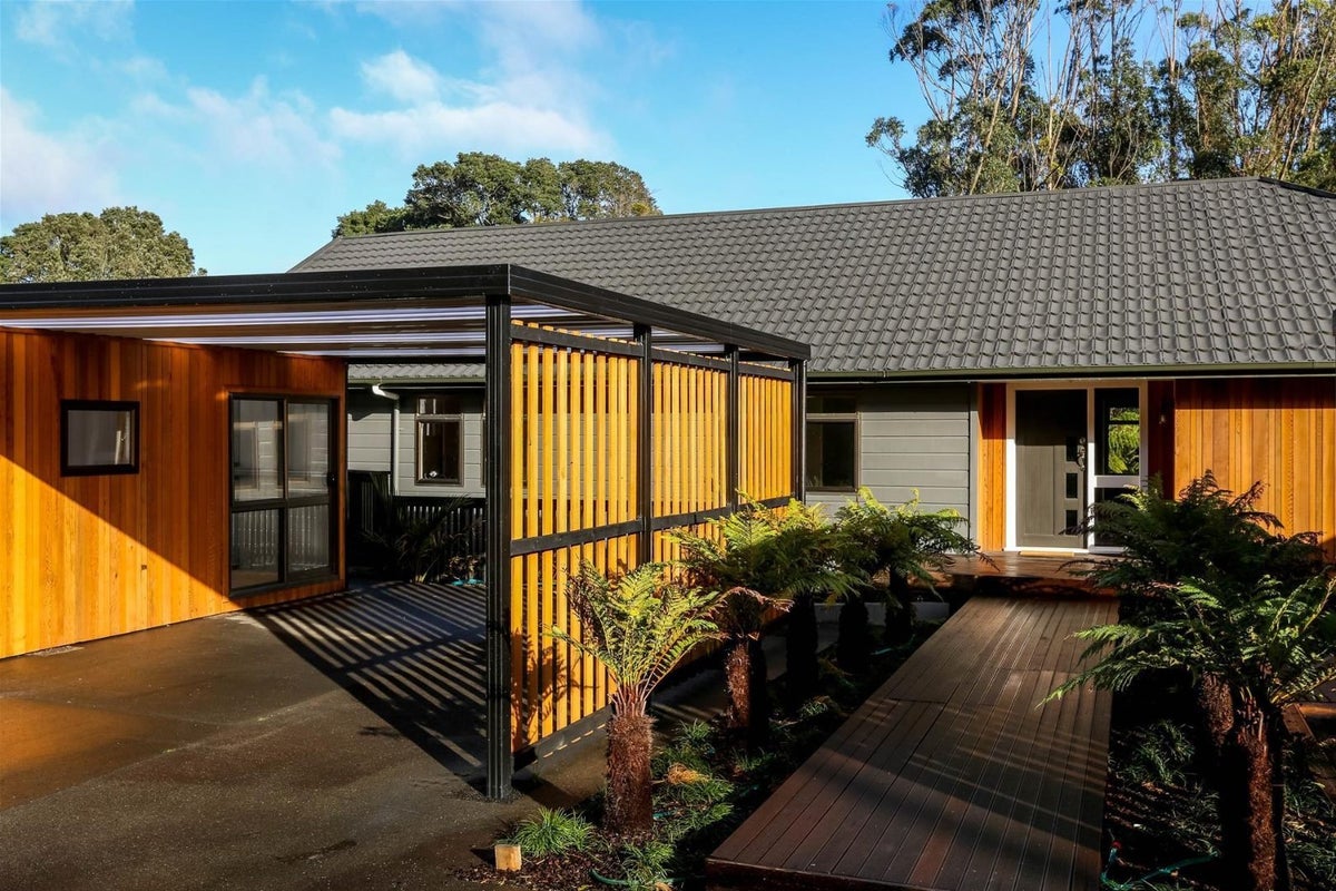 50 Carrington Street, Lower Vogeltown, New Plymouth - Carousel 1