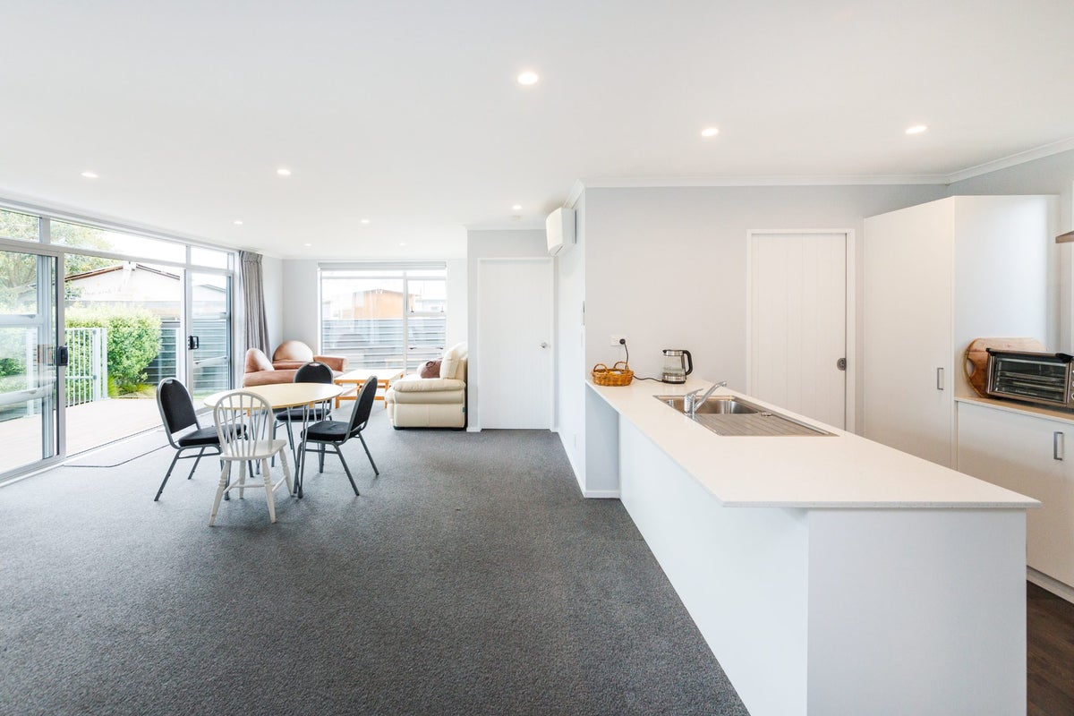 58 Exeter Crescent, Takaro, Palmerston North - Carousel 2