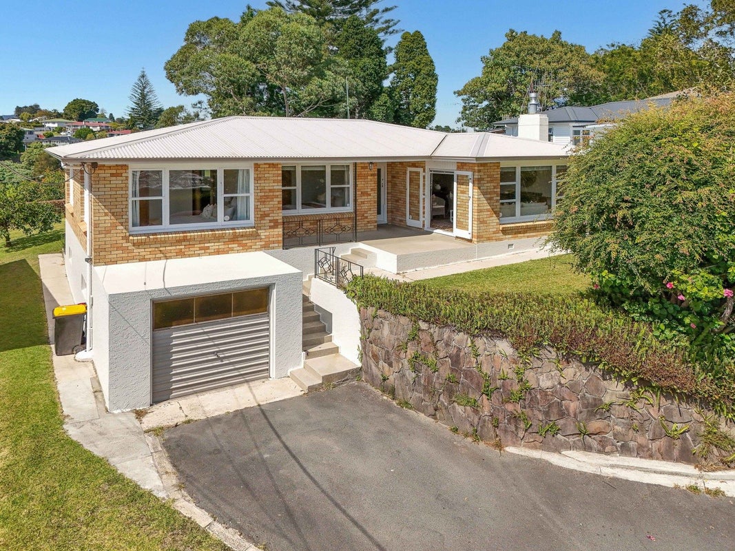 44 Wellesley Grove, Gate Pa, Tauranga - Carousel 1