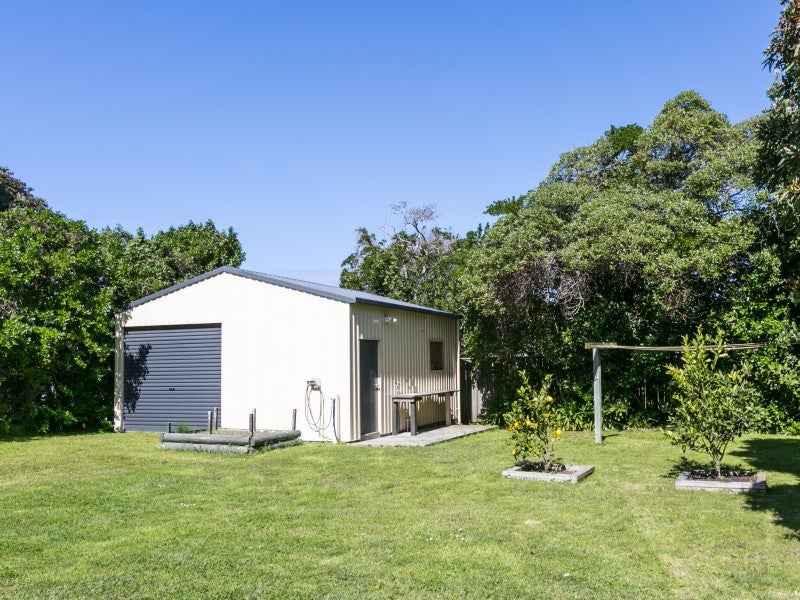 61 Airini Road, Waimarama, Havelock North - Carousel 24