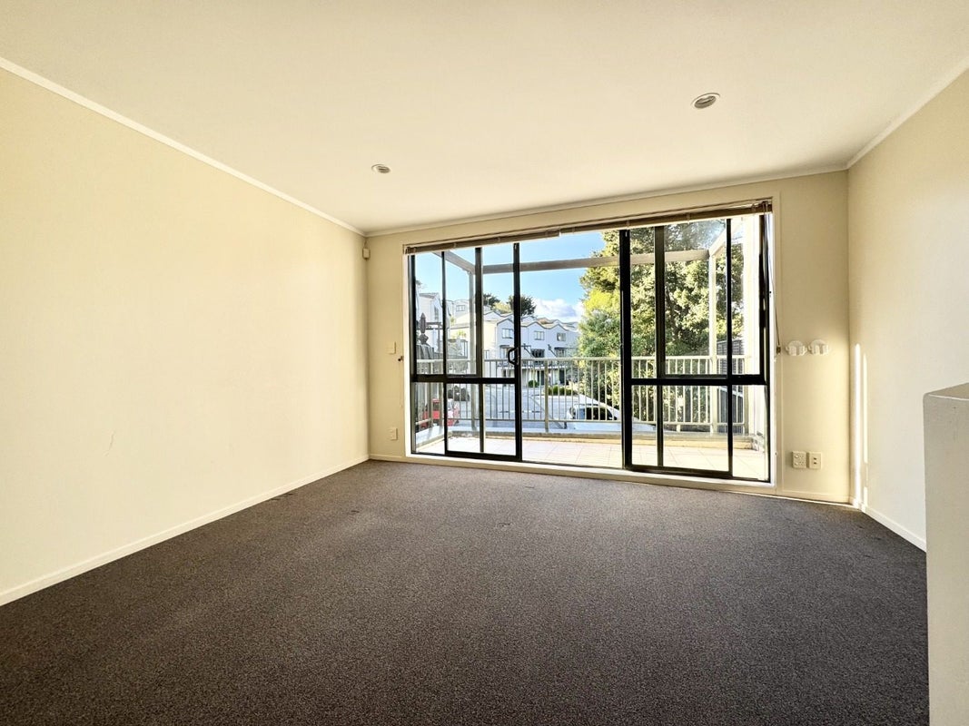 53/8 Flynn Street, Birkdale, North Shore City, Auckland - Carousel 2